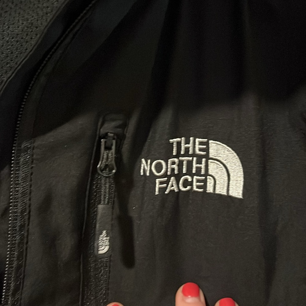 North Face - Wind/Rain Repellant Jacket (lightweight) - Picture 3 of 5